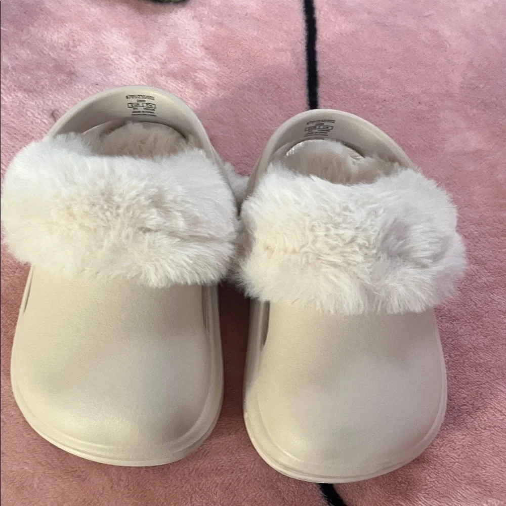 Zara Kids Cream Slippers with Faux Fur